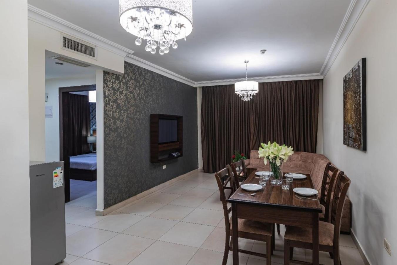Lancaster Apartments-gardens Hotel