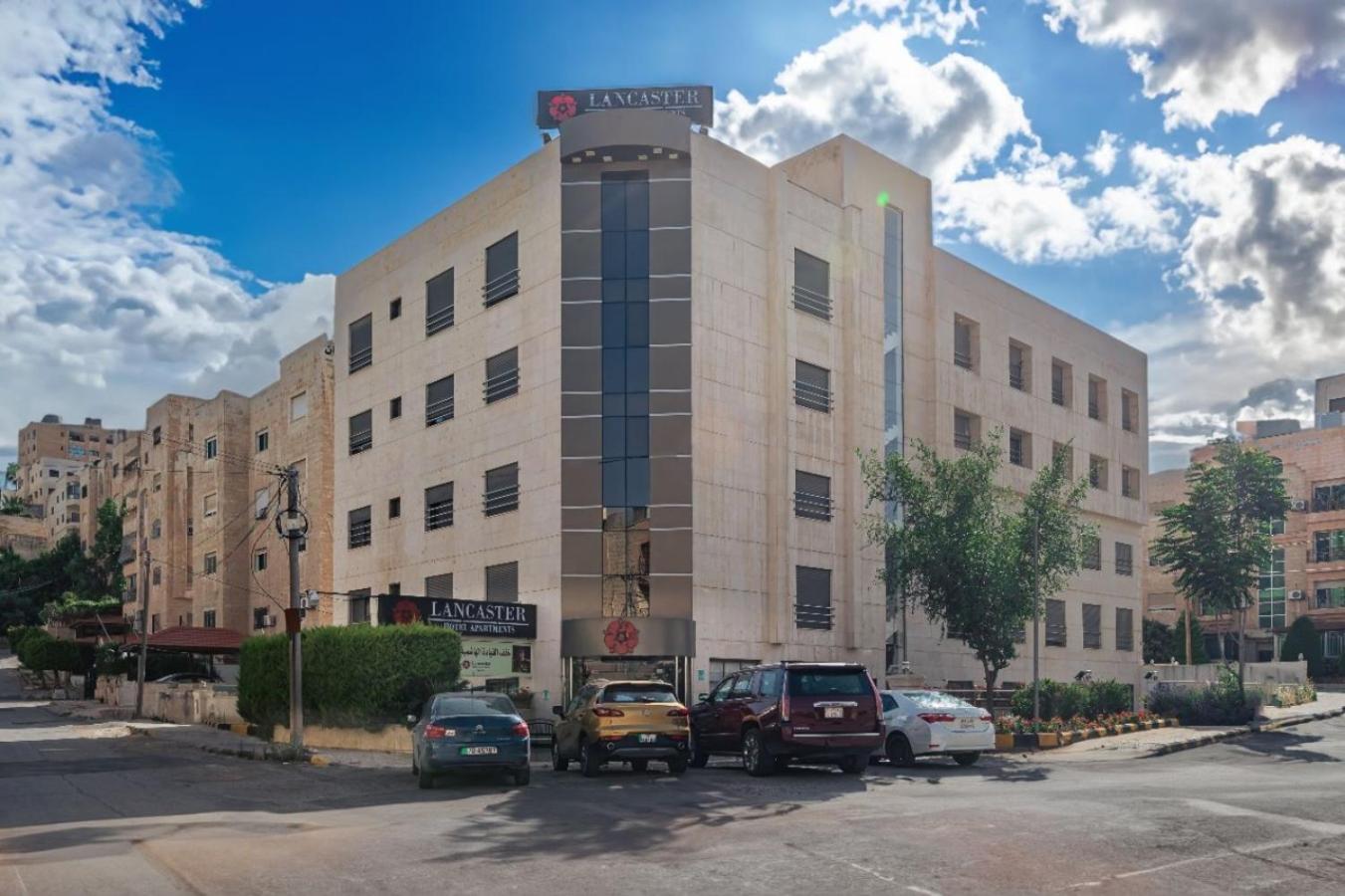 Lancaster Apartments-gardens 3*