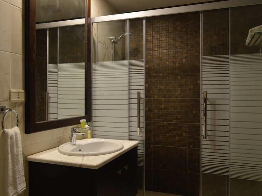Lancaster Apartments-gardens Hotel 3*