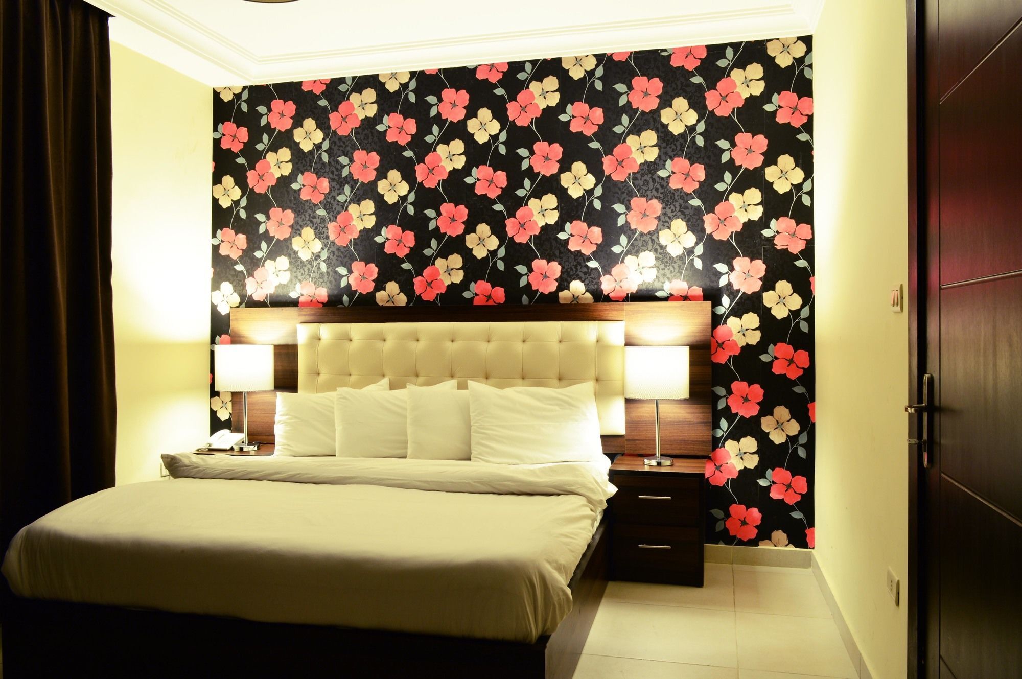 Lancaster Apartments-gardens Hotel Amán